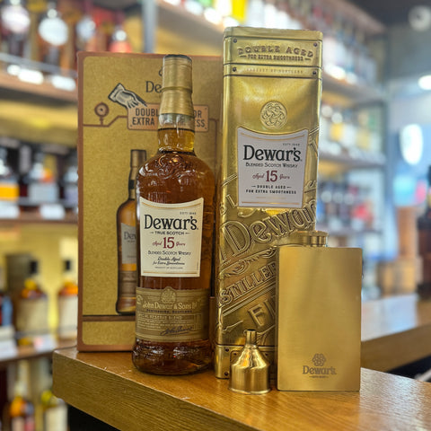 Dewar's 15 Year Old Blended Scotch Whisky (Giftset)